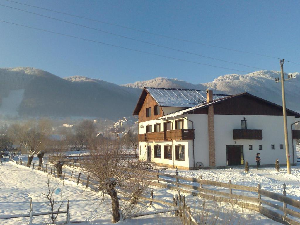 Serena Guesthouse Bran Бран Экстерьер фото